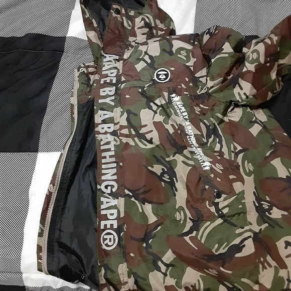 Aape by A Bathing Ape Camouflage Hooded Jacket - Picture 6 of 9